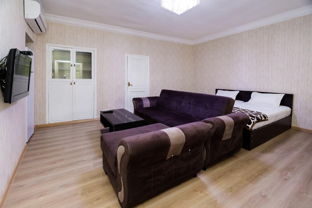Apartment In Cozy Little Yard Tbilisi Ngoại thất bức ảnh