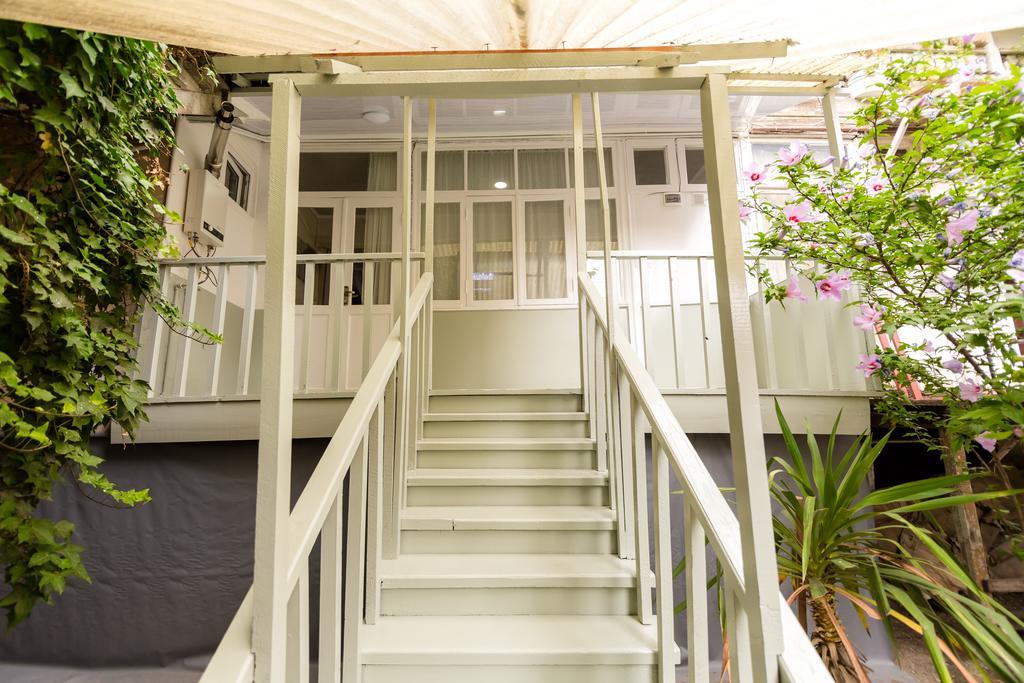 Apartment In Cozy Little Yard Tbilisi Ngoại thất bức ảnh